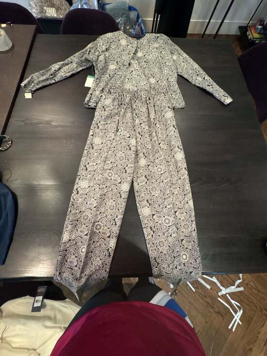 Abraz petites Pants - Vintage Black White Floral Paisley 2-Piece Long Sleeve Top and Pants Set size 8/